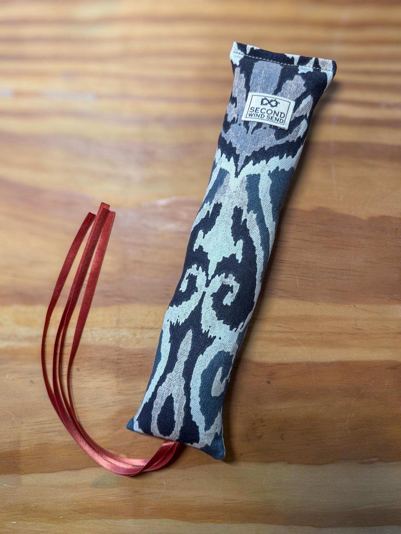 Cat Toy Kicker: Rorschach Ripper