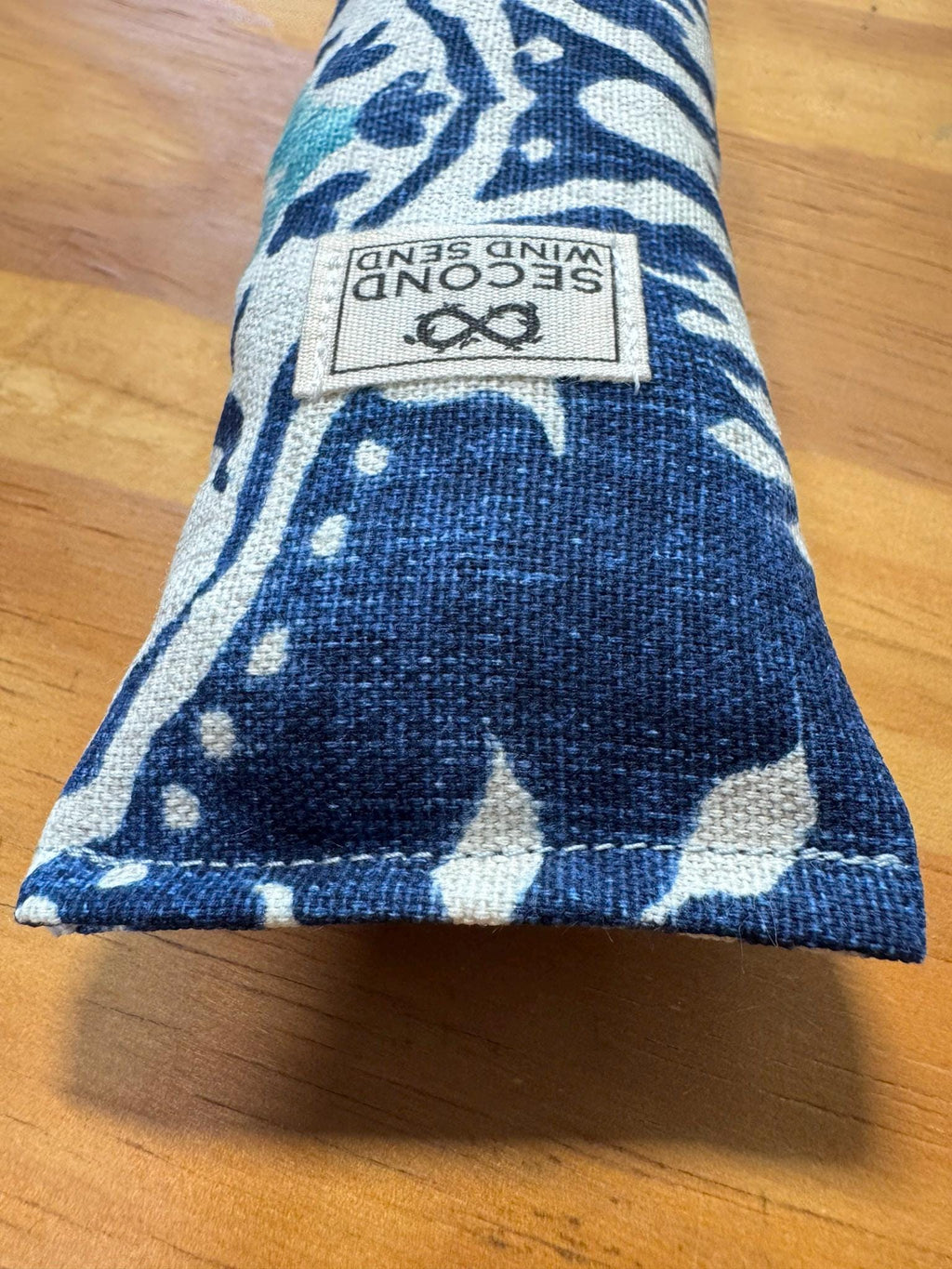Cat Kicker Toy: Delft Dasher