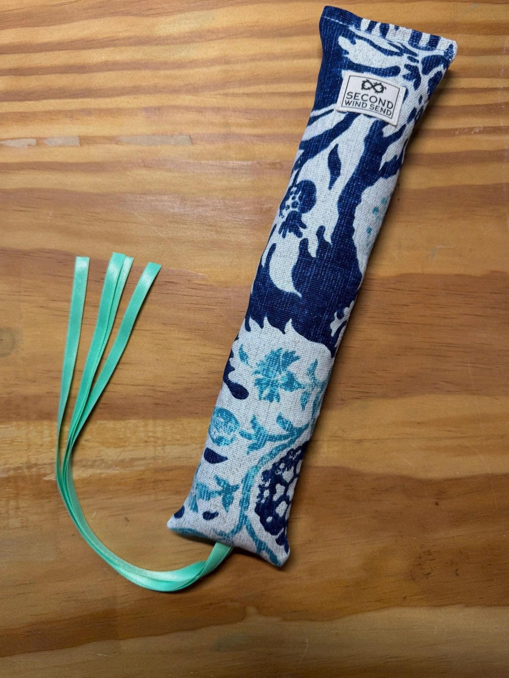 Cat Kicker Toy: Delft Dasher
